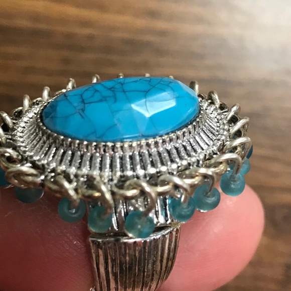 NWT Avon Tribal Style Stretch Ring Silvertone - Picture 3 of 8